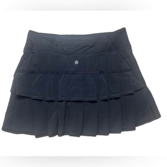 lululemon athletica Dresses & Skirts - Lululemon Skirt Skort Women’s 6 Pace Setter Tennis Ruffle Black Built in Shorts